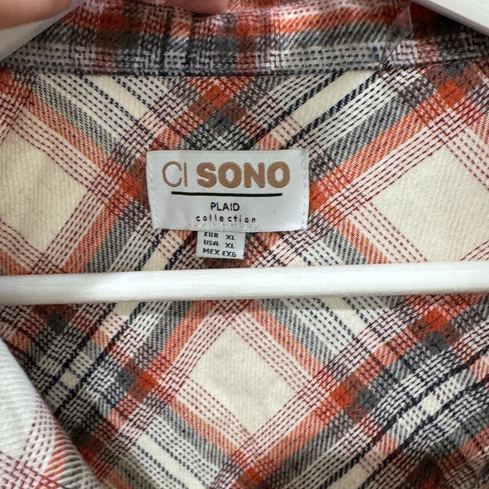 Cropped Plaid Button-Up Flannel — Ci Sono (Size XL) - Picture 4 of 4